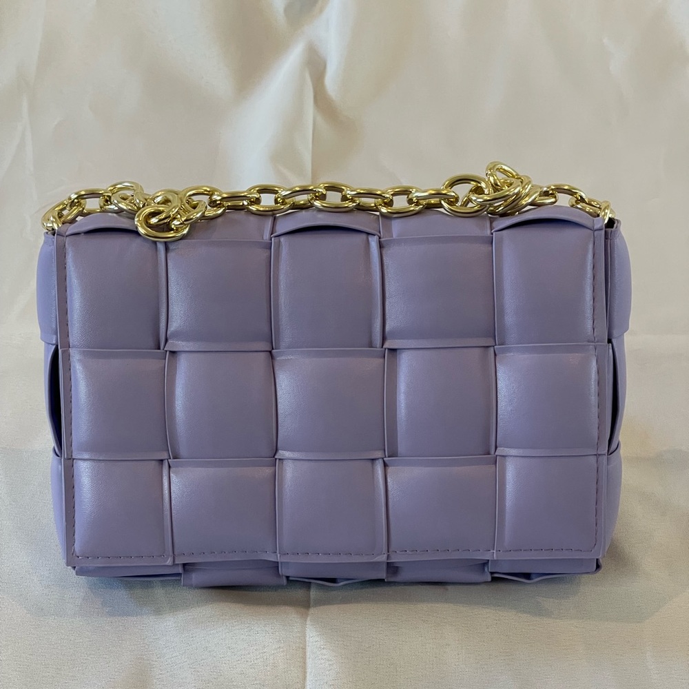 Purple weave handbag with gold chain hardware